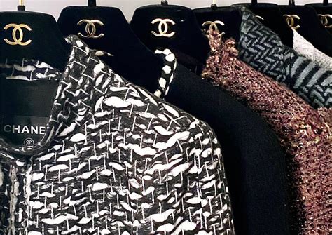 kledingstuk zonder logo chanel|Chanel jacket real.